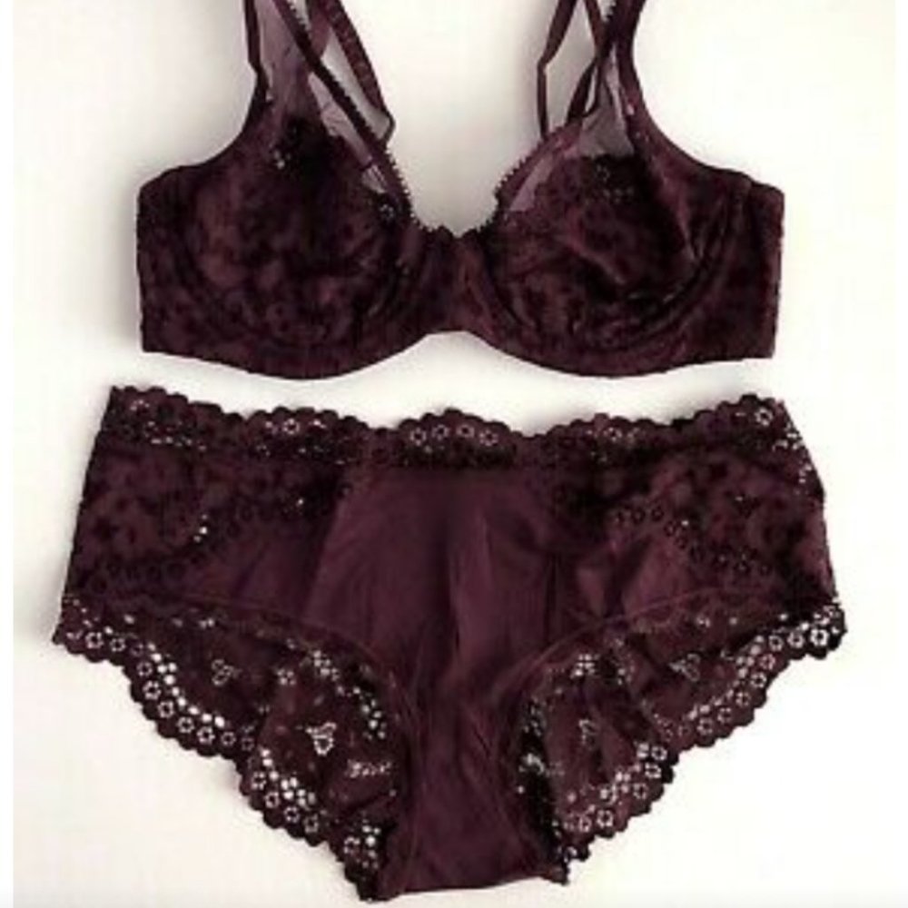 Victoria's Secret Purple Lace 34C Bra and Medium Panty Set